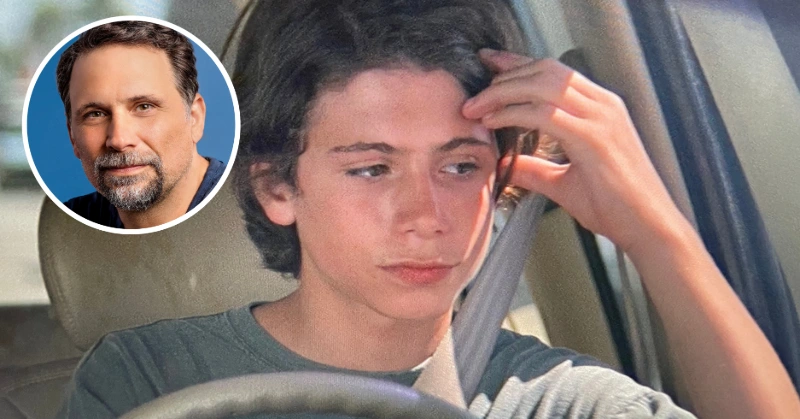Jeremy Sisto driving car with inset portrait photo.