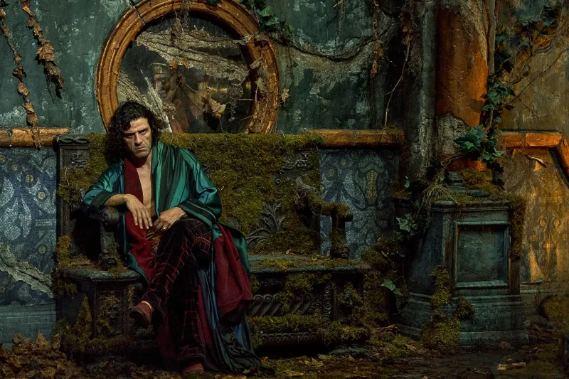 Oscar Isaac as Victor Frankenstein. Image Credits: Netflix