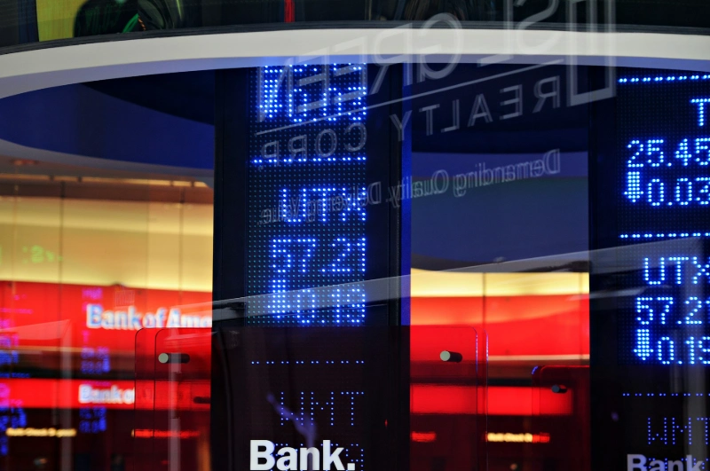 Kimberly Clark stock ticker, financial data screen, image credits: Oren Elbaz / Unsplash